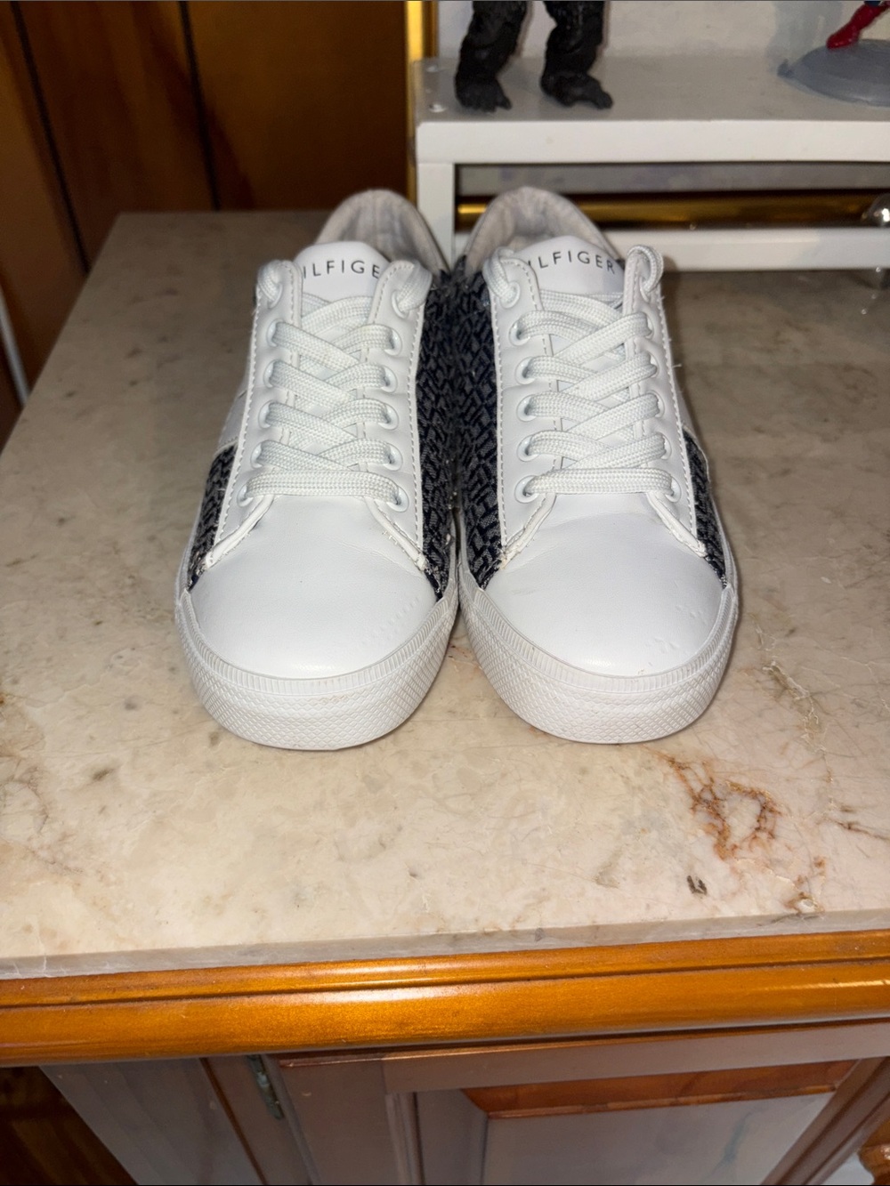 Tommy Hilfiger White Sneakers with Navy Patterned Side Panels